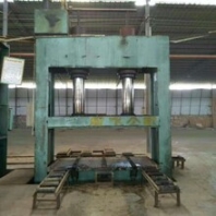 急求购！48尺上置式二手冷压机2台