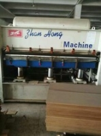 上海森冰新到一批8成新实木门生产设备低价转让