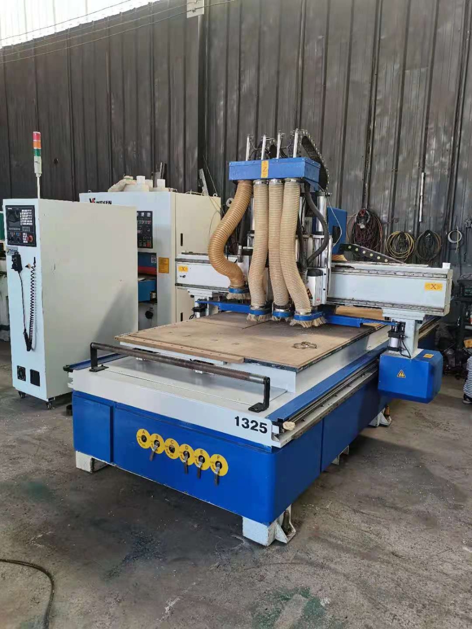 转让二手四工序开料机二手跟踪封边机二手异型砂光机等