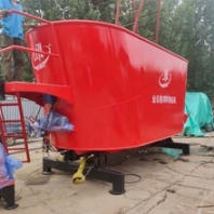 移动式大型双搅龙饲料制备机价格、厂家河北金源