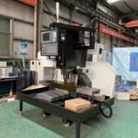 华中台旭数控铣床7124电脑锣三线轨XK7124数控铣床