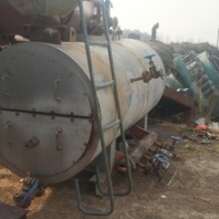 低价转让一台半吨二手燃油锅炉带手续