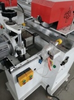 断桥铝平开窗传动盒锁眼盒一体机锁盒机