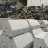 清远阳山防撞墩厂家/水泥防撞墩生产销售厂家