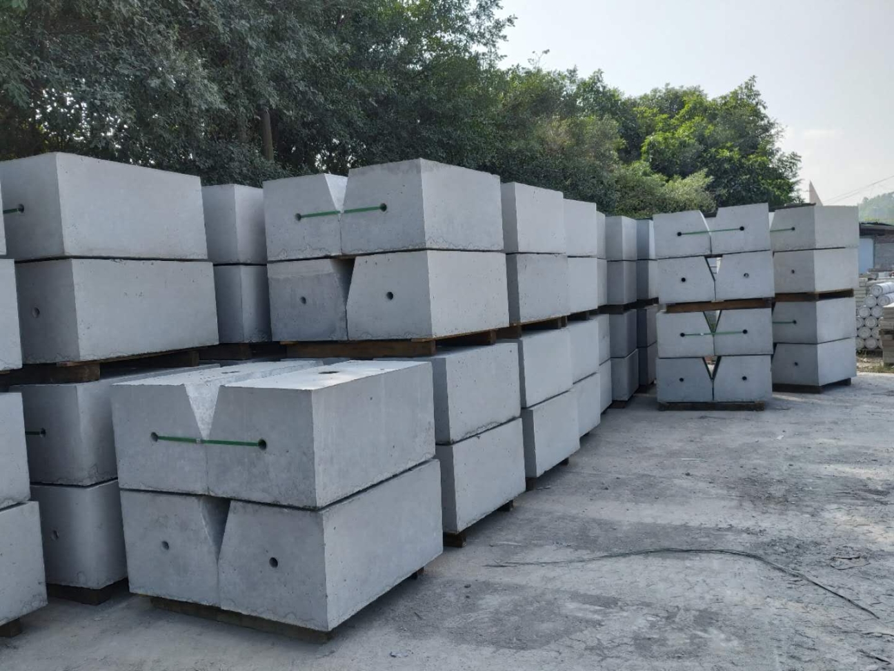 广州水泥围挡基础天河区施工水泥围挡基座