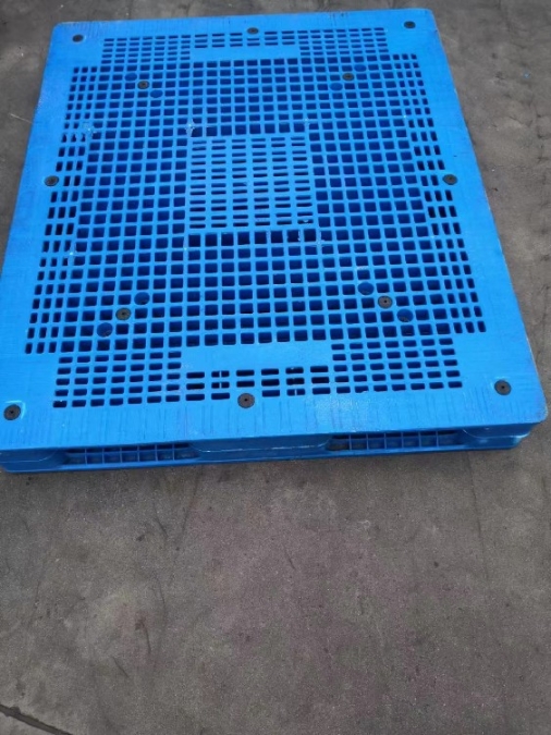 哈尔滨回收二手塑料托盘,高价回收托盘