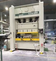 上海苏州嘉兴高速冲床翻新喷漆机床翻新