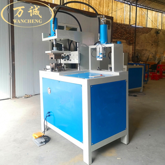 全自动数控冲角机一次成型方管90度角度机不锈钢防盗网冲孔机