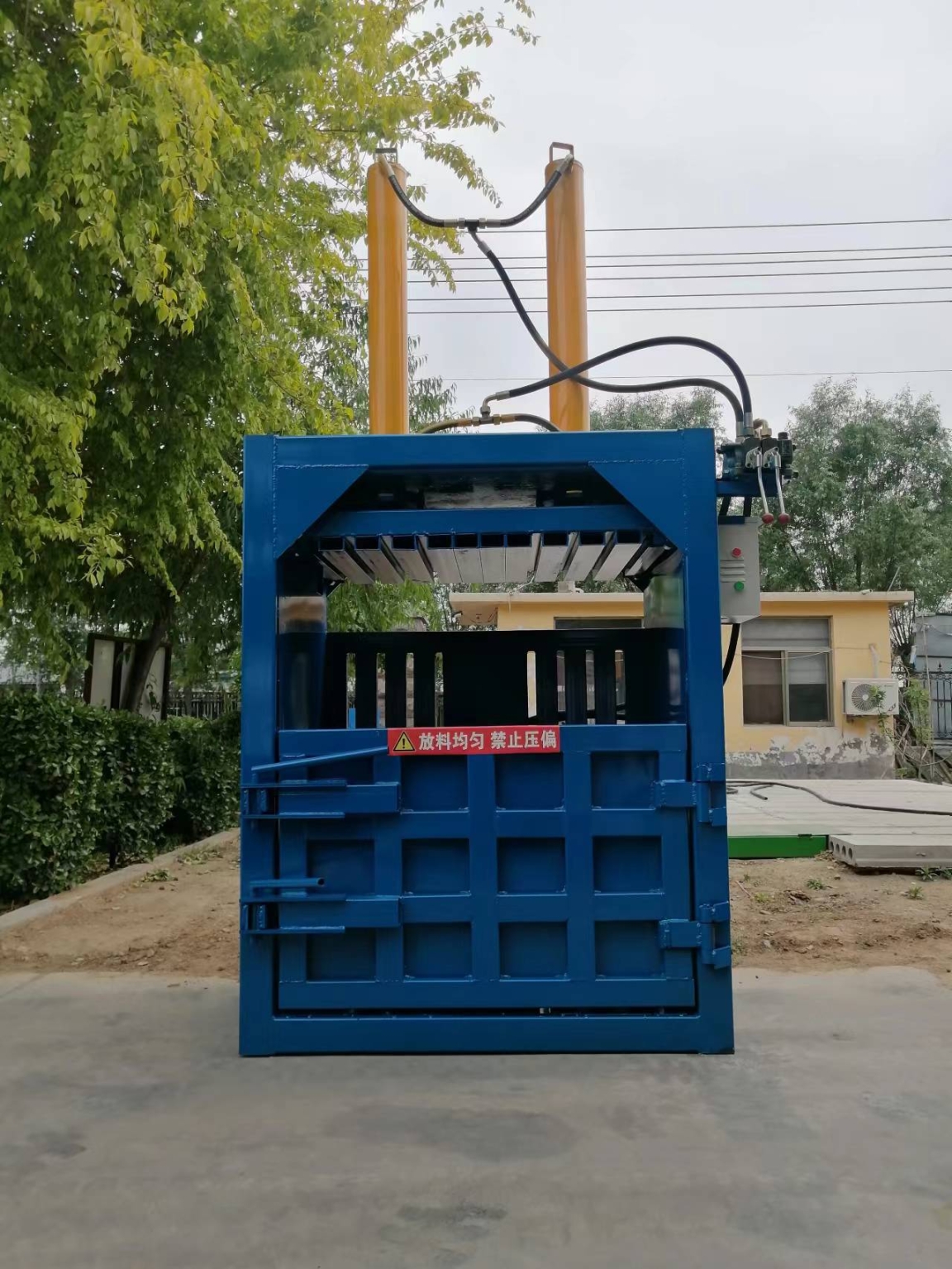 300吨全钢板立式液压打包机废纸打包机