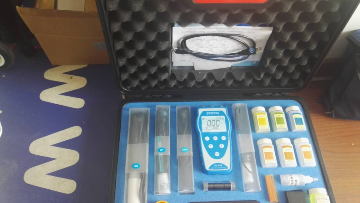 SX836便携式pH/电导率/溶解氧仪