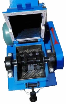 四川宜宾CP-2密封式锤式破碎机锤头筛网