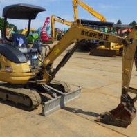 济南卡特小型挖掘机二手微挖机路面破碎二手小挖掘机