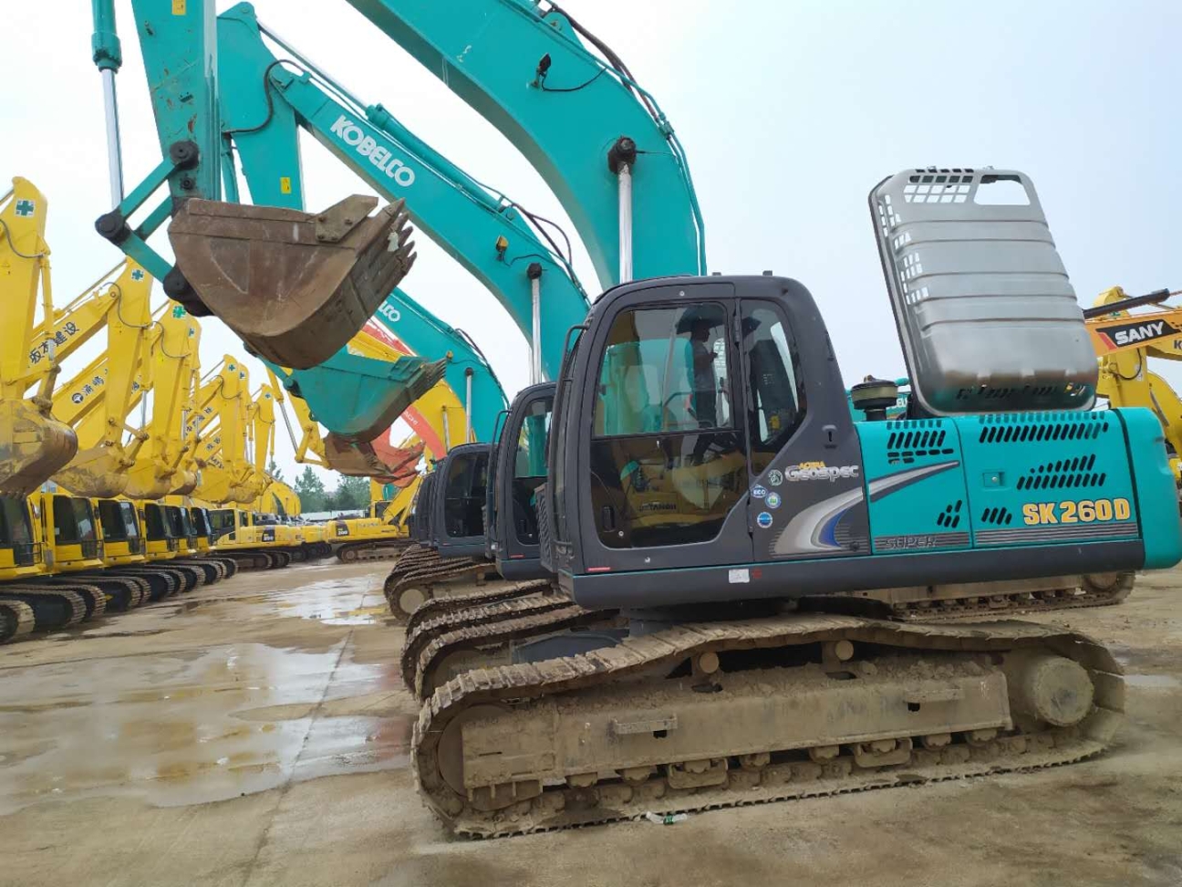 石家庄二手挖掘机出售神钢260日立240卡特320D二手挖掘机