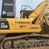 个人低价出售小松220-8原版车漆传统动力精品二手挖掘机
