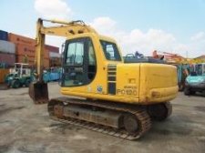 二手挖掘机市场在这么多年探索中提炼到了，只有提升二手挖掘机质量才能生存