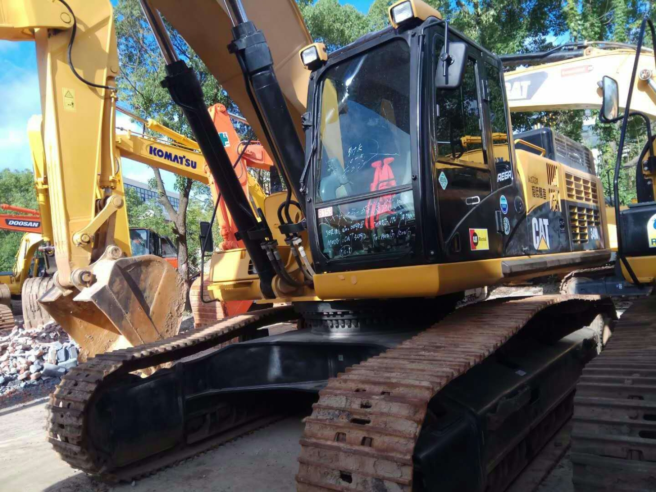 二手挖掘机市场二手卡特挖掘机的工作性能挖力优势