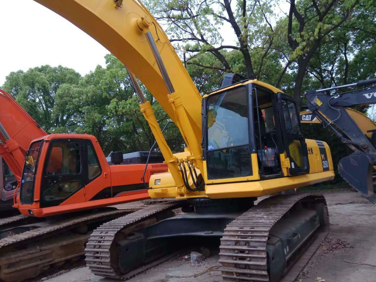 二手挖掘机出售二手小松挖掘机PC350质量