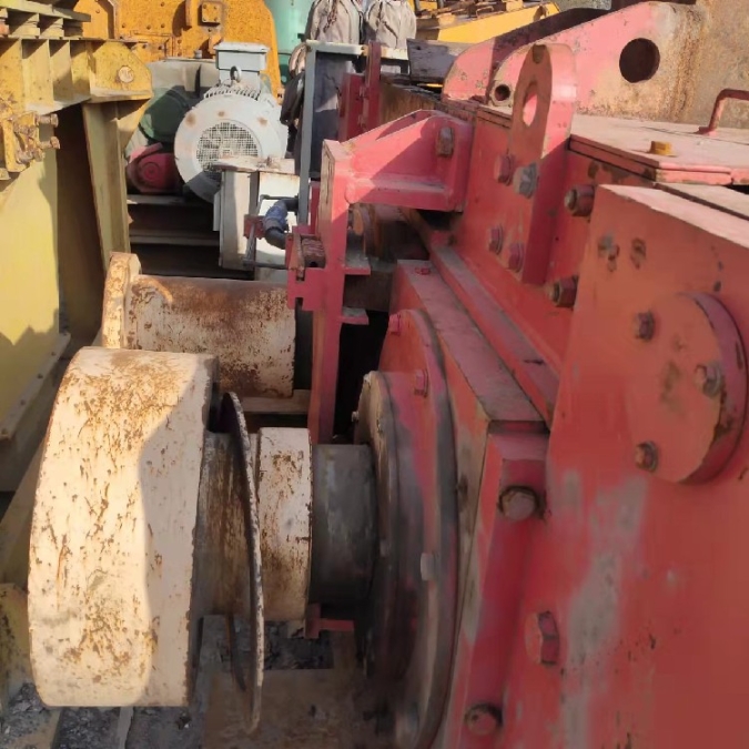 大宏立对辊机,闲置出售大宏立60x90高压对辊破碎机价格