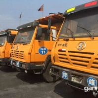 工地完工,现出售40多台工程自卸车