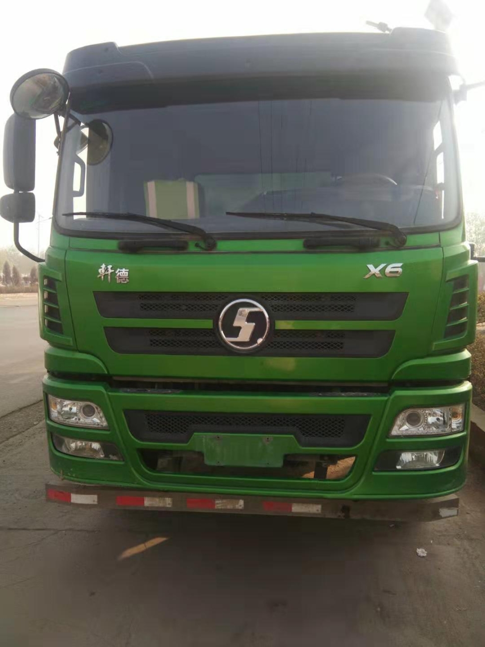 出售18年环保绿国五前四后八自卸车