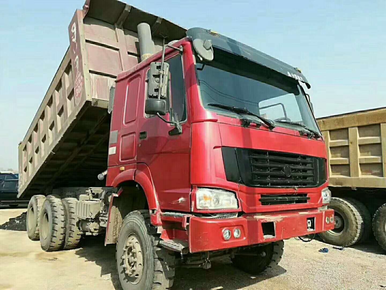 工地完工，出售豪沃后八轮自卸车