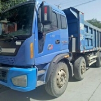 出售轻皮前四后四自卸车