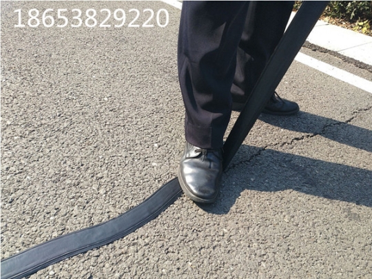 贴缝带动态，公路养护包您安心落意