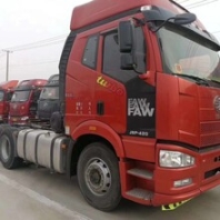 二手欧曼双驱牵引车价格低价位出售