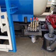 福田压缩垃圾车美丽