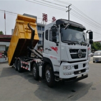 东风垃圾车垃圾桶