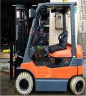 丰田2吨电动叉车