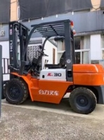 上海回收二手叉车电话,回收燃油叉车