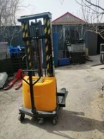 滨海新区专业回收堆高车，电动堆高车，手动堆高车