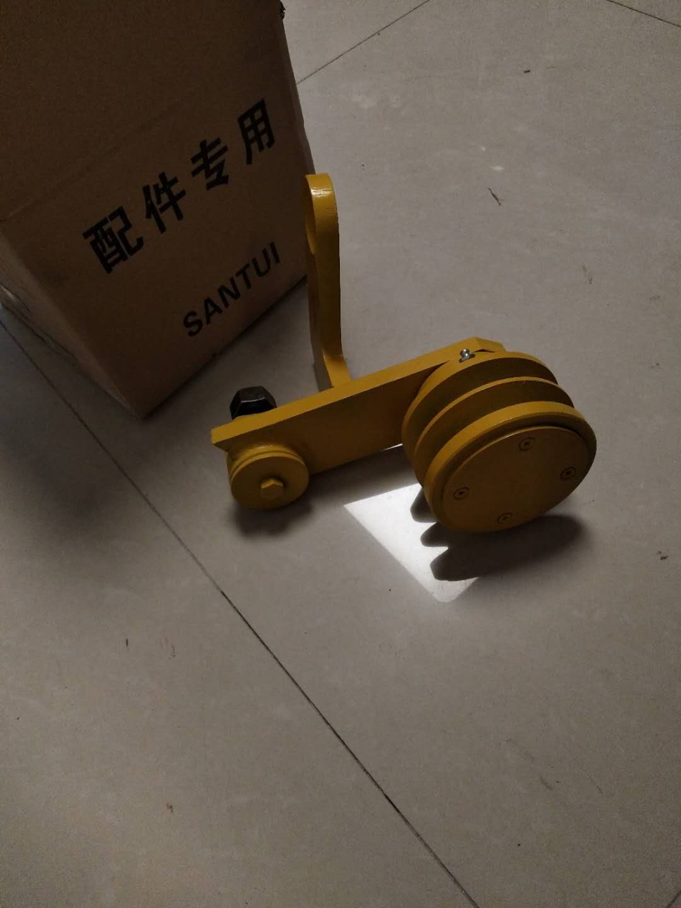 3098986皮带轮工程机械N14进口3098986皮带张紧器