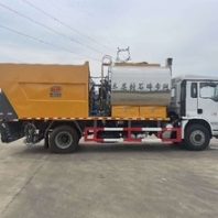 陕汽德龙后八轮同步碎石封层车,陕汽德龙单桥同步碎石封层车批发